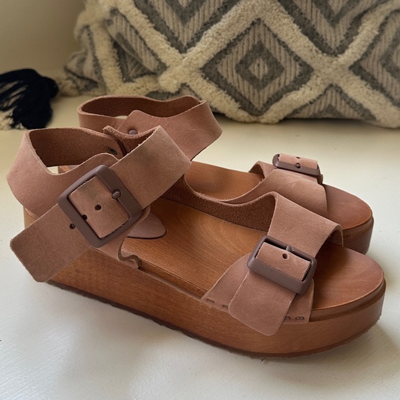 Bryr Shoes - BRYR Stella Monochrome Terracotta Platform Sandals - NWOT, brand new never worn
